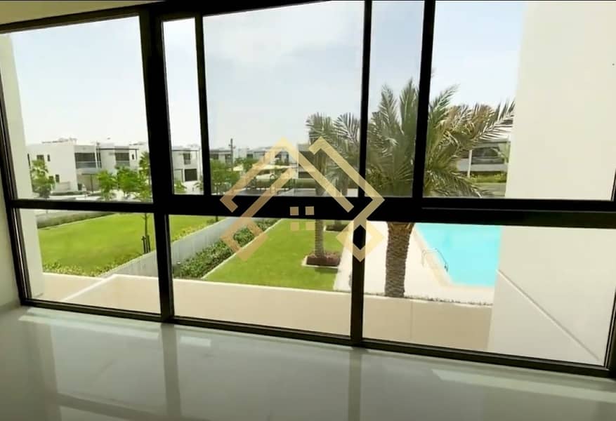 15 Family Living | Spacious 6 Bedrooms  Townhouse For Sale. .