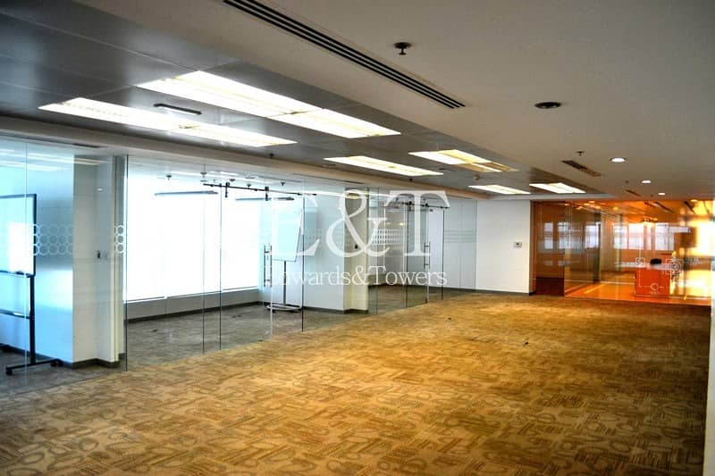 16 Fully Fitted Office in Nassima Tower SZR