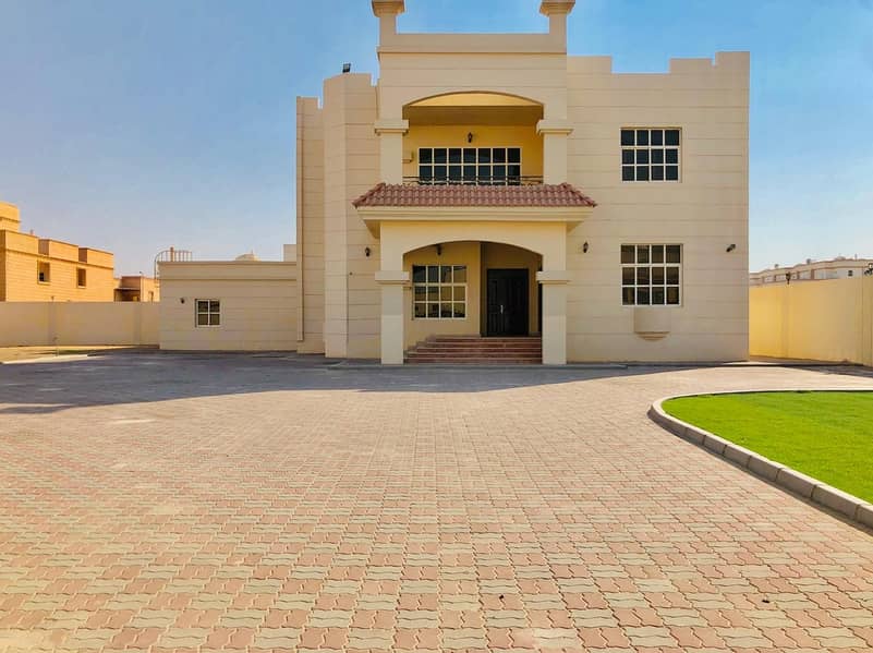 For Sale Five Bedroom Villa In one Plot 150 by 150 Sft With Very Big Yard