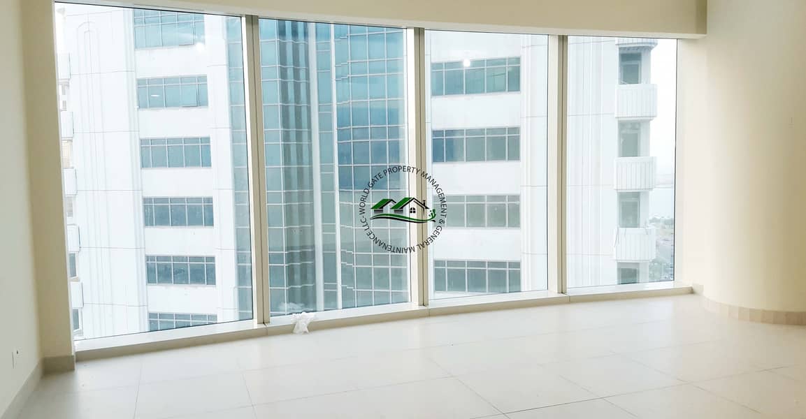 Lavish Luxury 2BR Apt. With Parking l Gym l View of Landmark