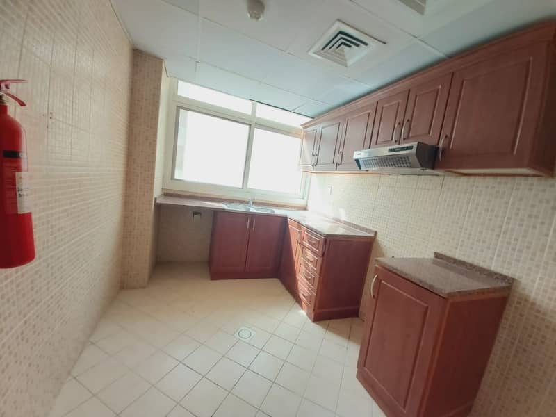 شقة في تجارية مويلح 2 غرف 33000 درهم 4958757