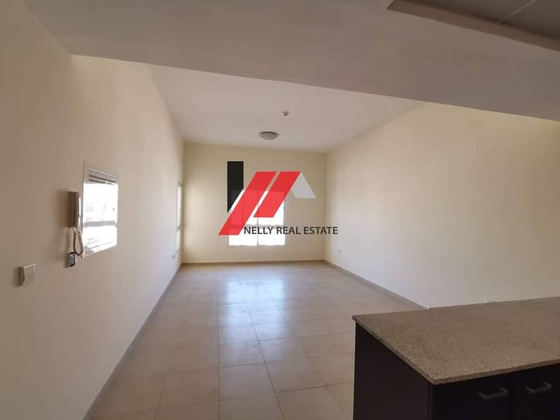 1Bed Apt with Open Kitchen and Balcony