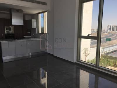 Luxurious 2br | Pool View | Close to Metro Luxurious 2br | Pool View | Close to Metro