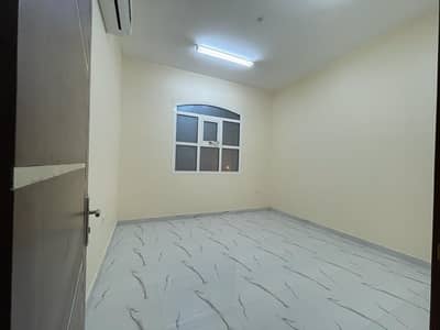 Economical 3BHK with nice finishing near to market and mosque inside villa al shamkha. Economical 3BHK with nice finishing near to market and mosque inside villa al shamkha.