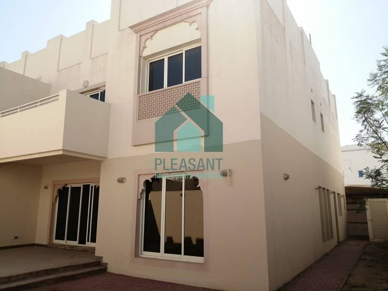 Near to Lamer |4Br villa | Maid |PVT Gard in Jumeirah