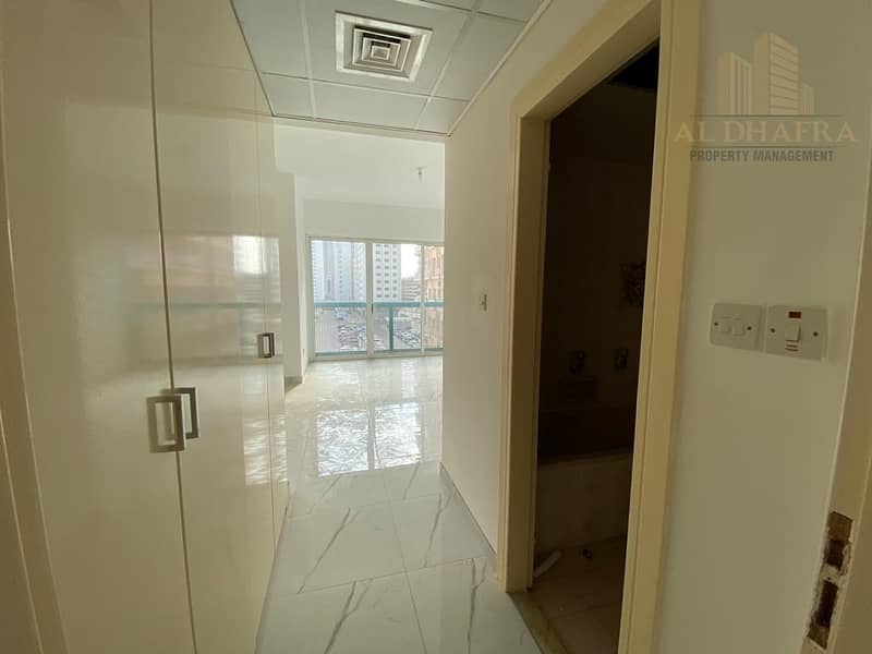 42 Family 4BHK | Direct from Owner | Corniche