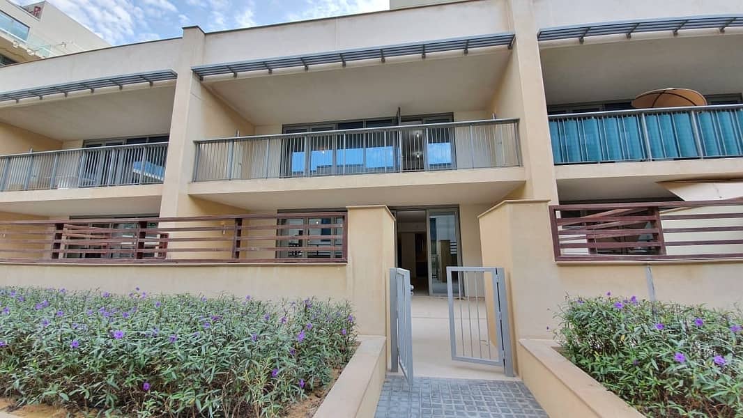 Splendid 3BR Townhouse l Balcony with Sea View  l All Amenities
