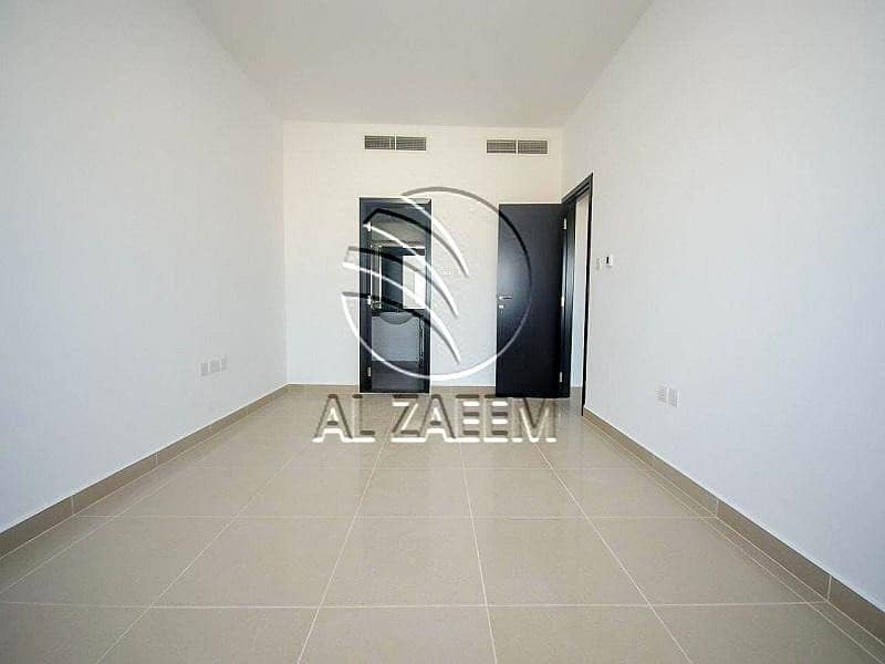 7 Worth Investing! Clean Apartment With Balcony