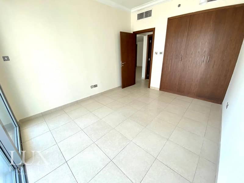 7 Available Now | Spacious and Bright Apartment