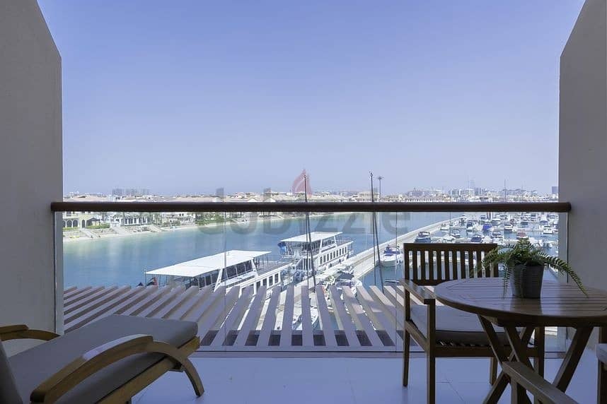 studio palm Jumeirah with sea  and yacht  club view