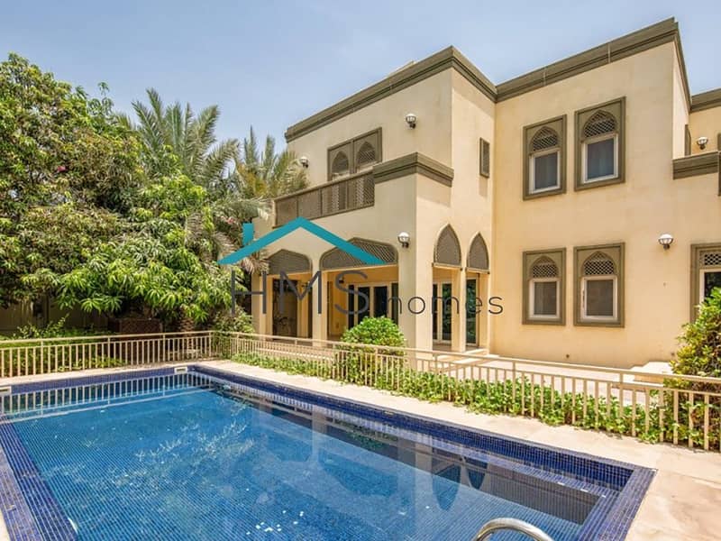 Beautiful 5 Bed Regional | Close To Park | Private Pool