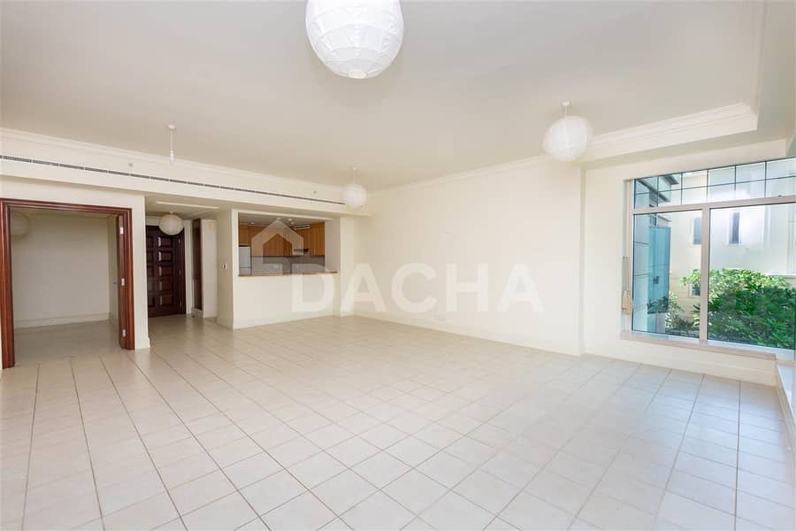 Best Priced / Large 2 Bed / Original 6! Best Priced / Large 2 Bed / Original 6!