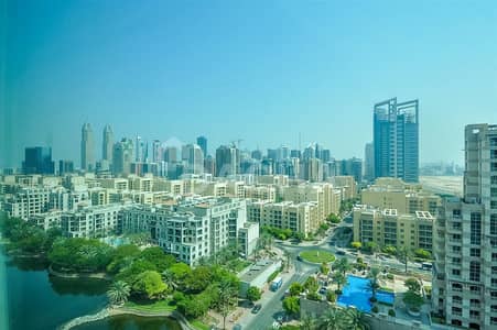 Spacious High Floors / Lakes Garden Views Spacious High Floors / Lakes Garden Views
