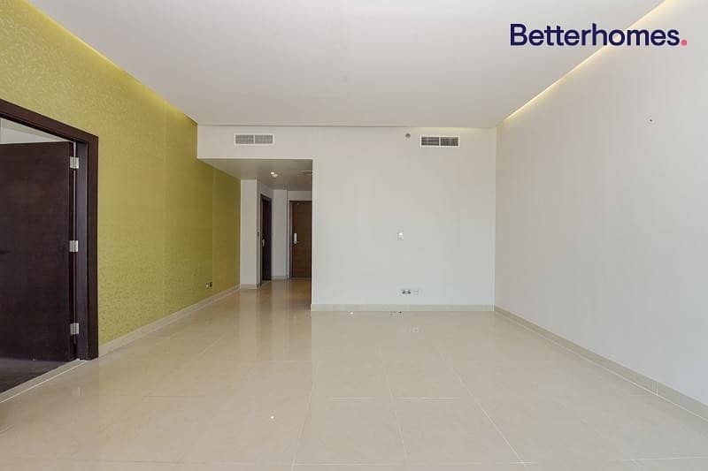 Spacious One Bed| Balcony |Bright apartment