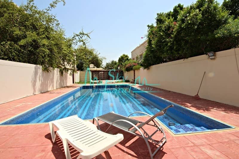 Amazing | Very spacious 5bed with garden | Shared pool