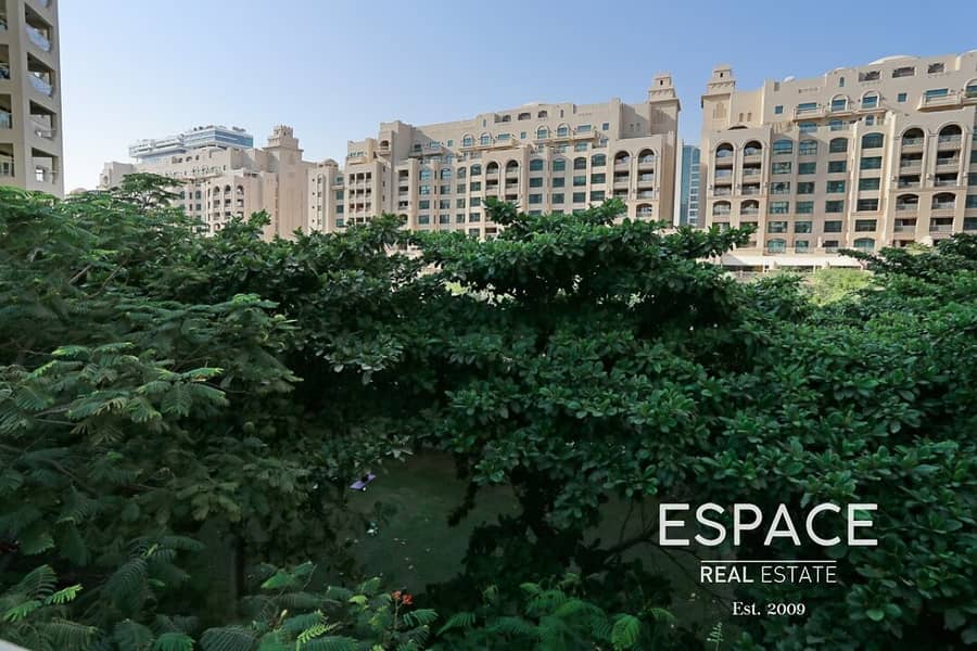 Available - On The Park - Near Supermarket Available - On The Park - Near Supermarket