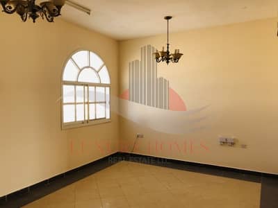 Stunning with Huge Shared Yard at prime location Stunning with Huge Shared Yard at prime location