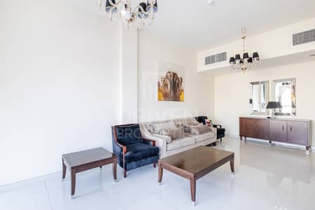 Furnished Apartment with Community Views Furnished Apartment with Community Views