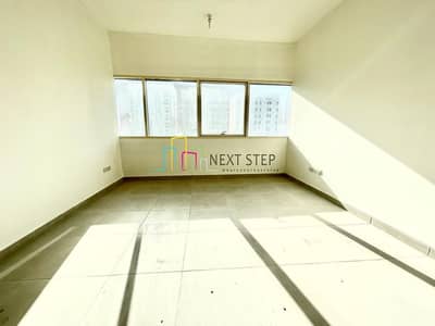Hot Deal! Huge 2bedroom with Parking Available Hot Deal! Huge 2bedroom with Parking Available