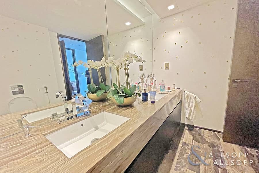 9 One Bedroom | Upgraded Fendi | Water View