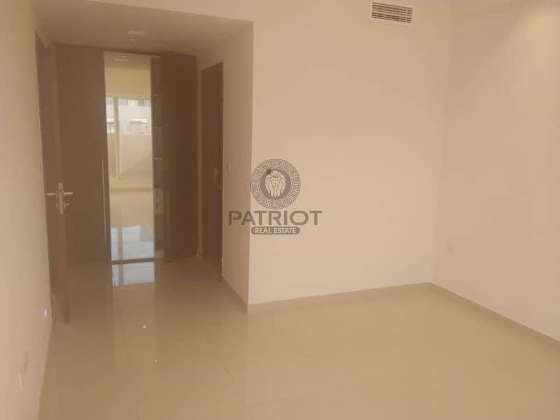 2 GORGEOUS  SEMI FURNISHED ONE BED ROOM  LAYA RESIDENCES