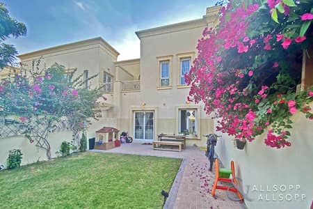 Vacant | 2 Beds Villa | Near Pool And Park Vacant | 2 Beds Villa | Near Pool And Park