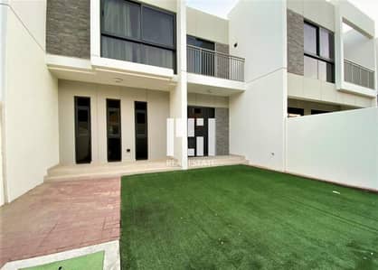 EXCLUSIVE 3 BR Villa / Brand New / Akoya
