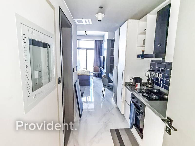 10 Walking Distance to Dubai Mall | Ready to Move