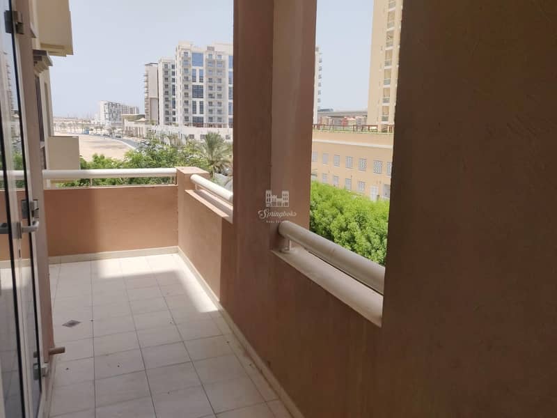 Large 3bed+Maid's room | Good Location | Closed Kitchen