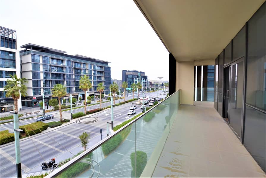 Boulevard View |Corner Unit | Huge Terrace | 2 Parking
