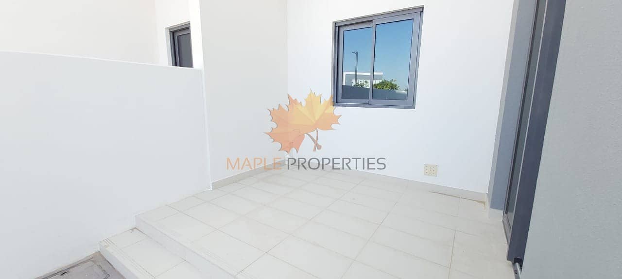 15 Modern 4BR+M Townhouse / For Rent / Near To Pool