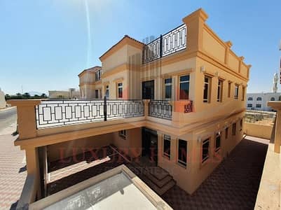 Brand New Excellent Finishes at Ideal Location Brand New Excellent Finishes at Ideal Location
