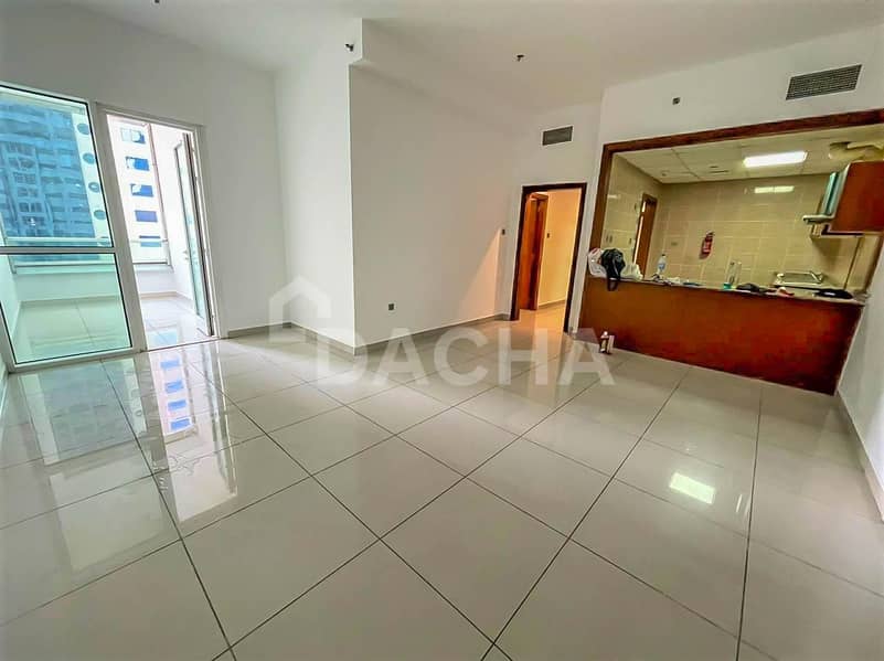 Partial Sea View / Spacious / Chiller Free Partial Sea View / Spacious / Chiller Free