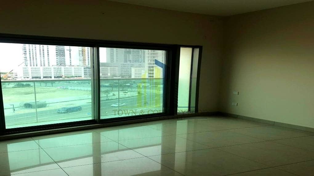 12 Hottest Deal!Vacant!Community with sea view 1BR with Balcony @ Beach Tower