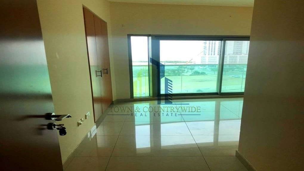 18 Hottest Deal!Vacant!Community with sea view 1BR with Balcony @ Beach Tower