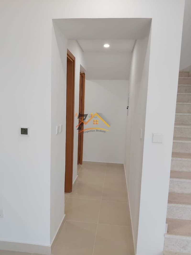 Single row ! 3 bed room townhouse villa for rent with maid in serena