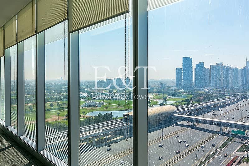 4 Fully Fitted Office in Arenco Tower SZR