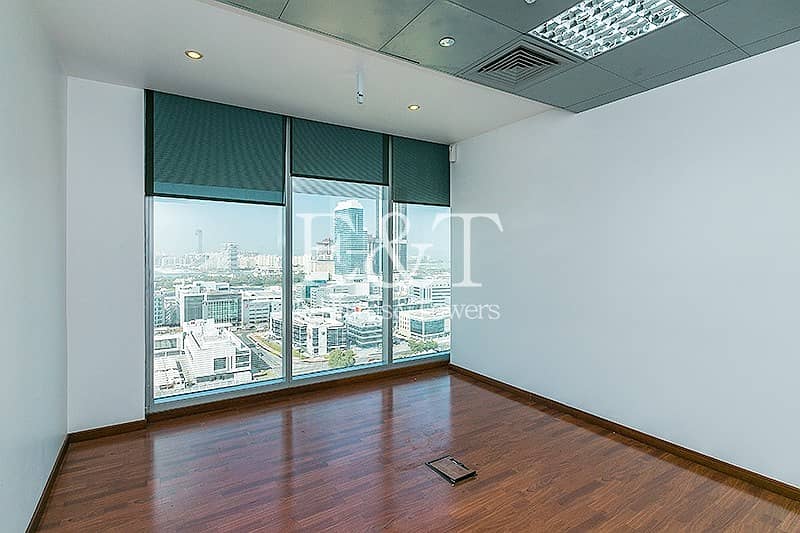 14 Fully Fitted Office in Arenco Tower SZR