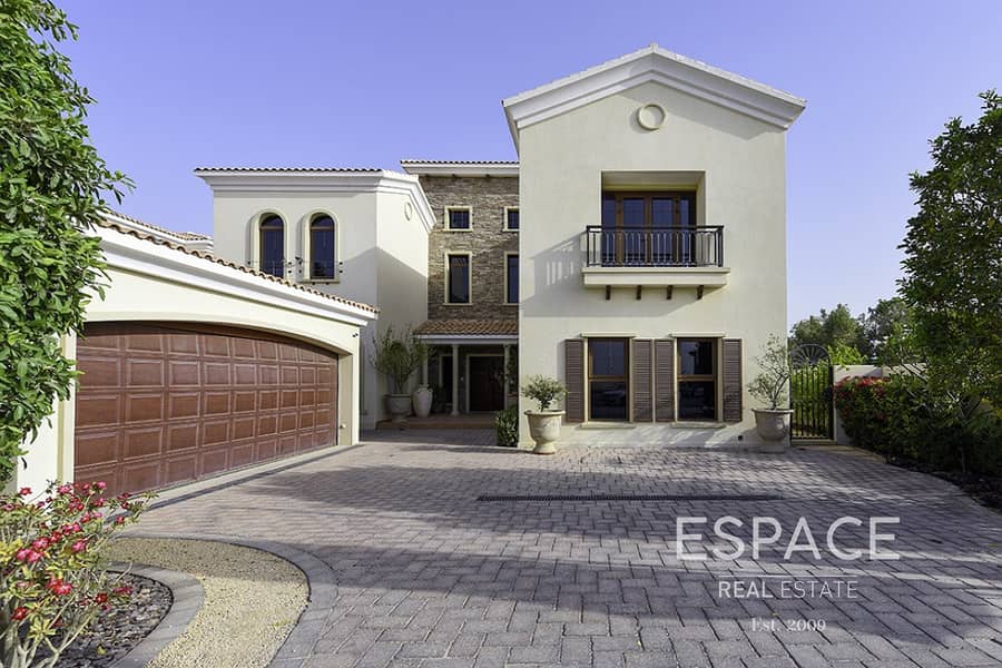 2 Exclusive | 5 Bedrooms | Golf Course View