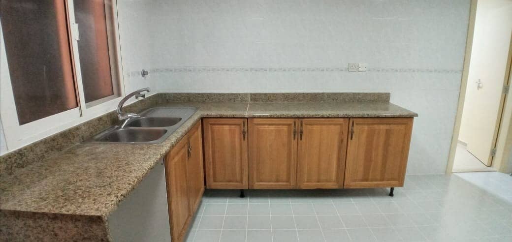 16 3BR+MAIDS RM WITH 4 BATHRMS FOR RENT