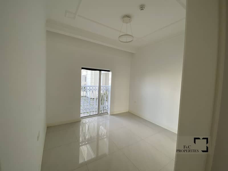 4 Pool View | With Huge Terrace | Chiller Free