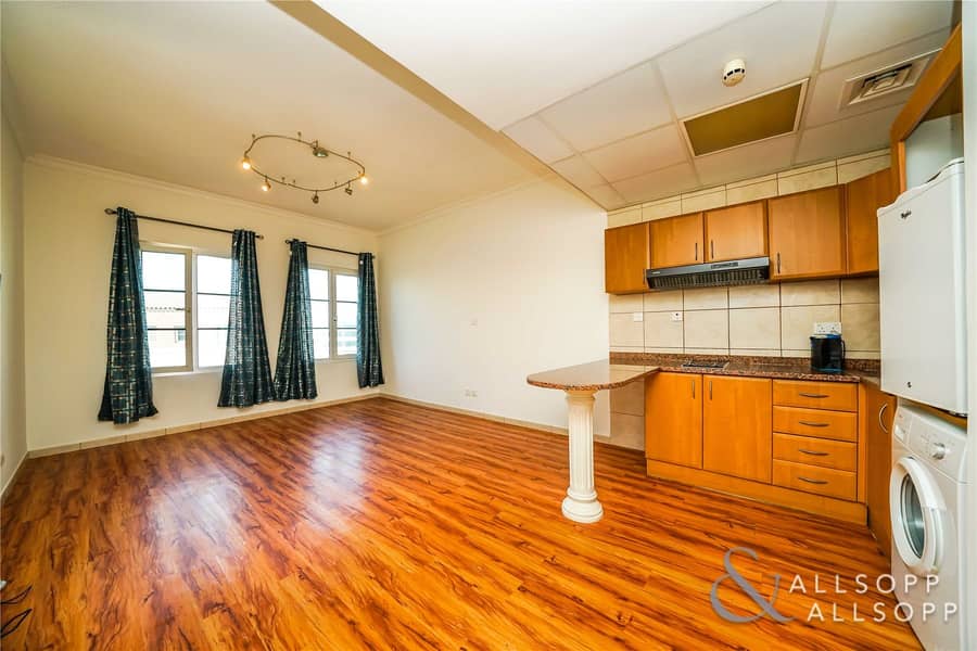 Unfurnished | Studio | Parquet Flooring