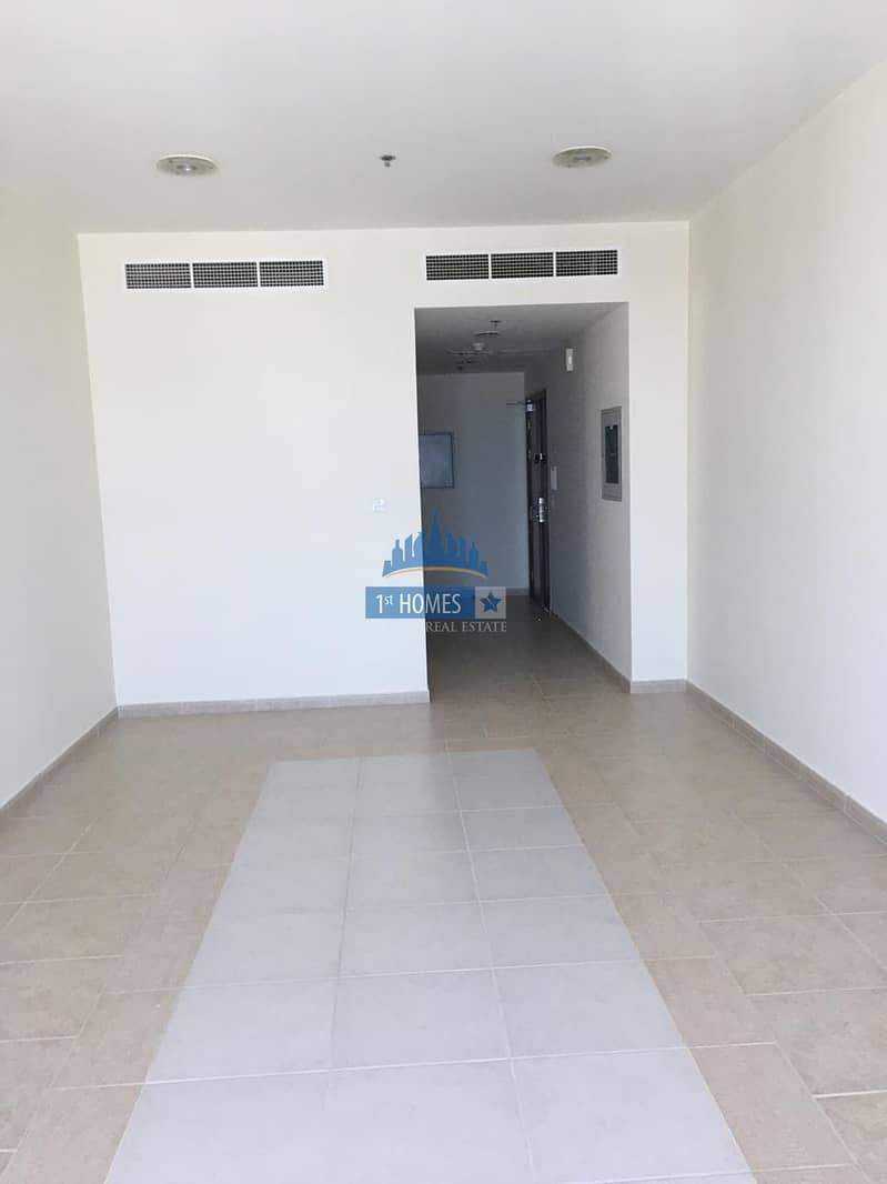 High Floor / Well Maintained / Unfurnished