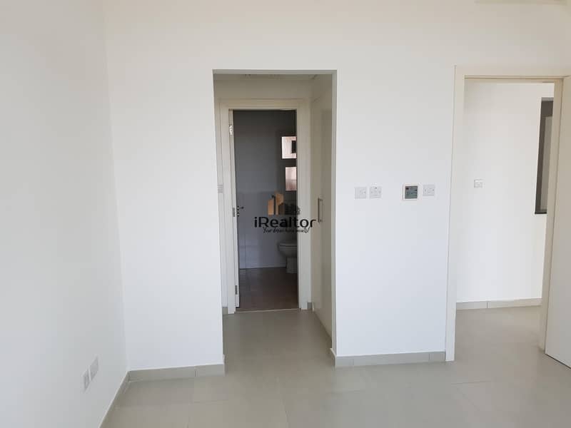 Amazing terrace 1 bed with POOL VIEW 40k Amazing terrace 1 bed with POOL VIEW 40k