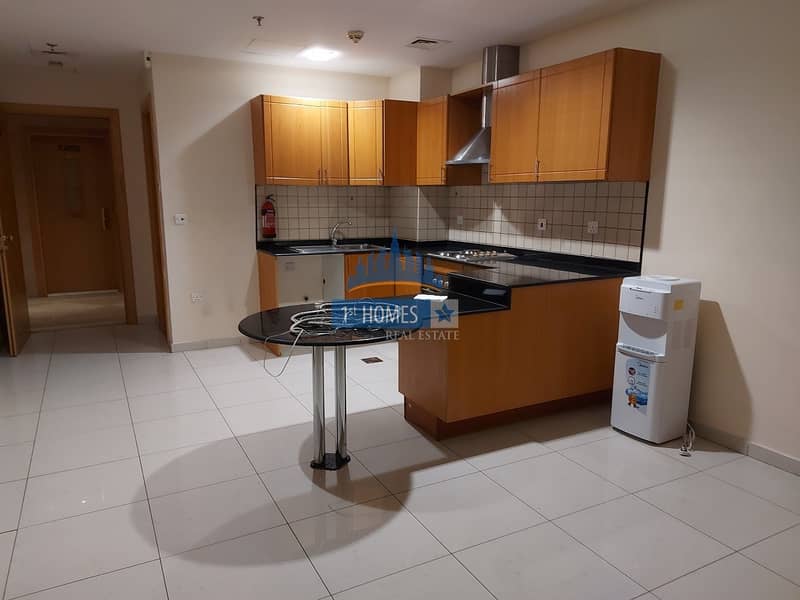 City Convenience / Huge Apartment / 1BR / Vacant City Convenience / Huge Apartment / 1BR / Vacant