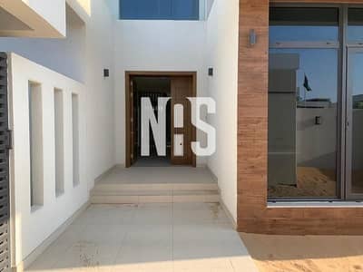 5 Bedroom Villa for Sale in Yas Island, Abu Dhabi - Luxurious Modern Corner Villa Double Row BIG PLOT.! 5 Bedroom Villa for Sale in Yas Island, Abu Dhabi - Luxurious Modern Corner Villa Double Row BIG PLOT.!