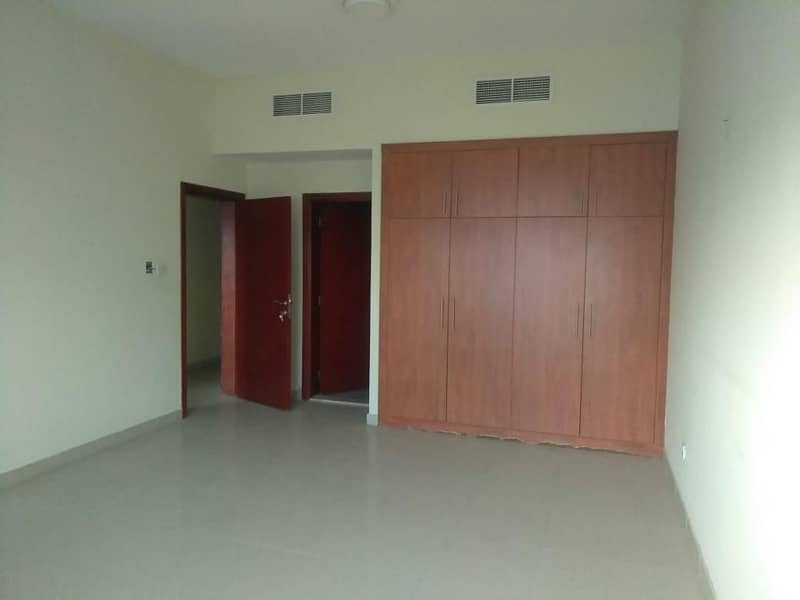 SPACIOUS 3 BEDROOM APARTMENT FOR RENT AC FREE