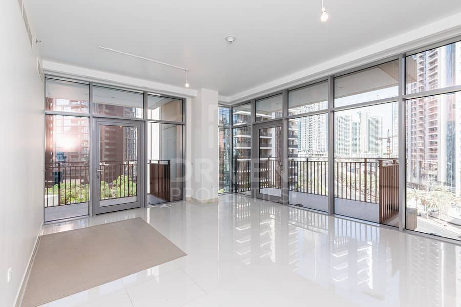 Huge Layout Apartment with Amazing Views Huge Layout Apartment with Amazing Views