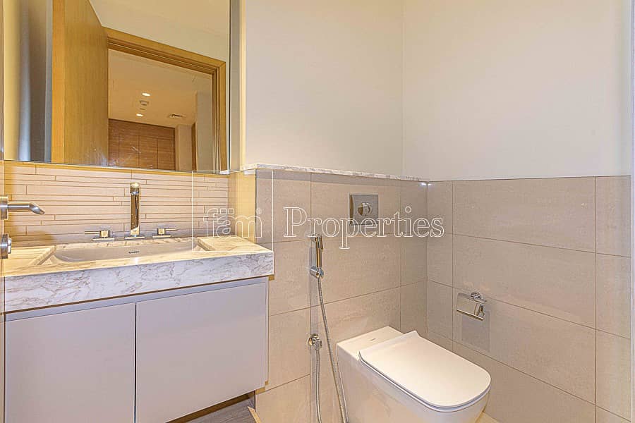 14 Modern and Spacious 1 Bd |Boulevard and Pool View