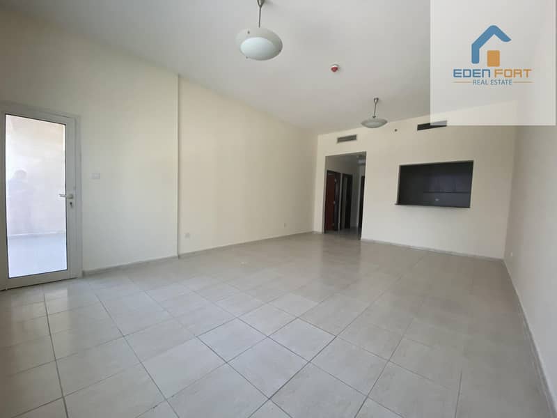 Chiller Free Huge 1bhk in Hamza Towers Chiller Free Huge 1bhk in Hamza Towers